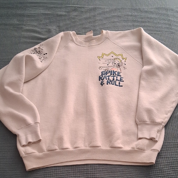 Fruit of the Loom Sweaters - Retro White Graphic Sweatshirt - "Spike Rattle & Roll"